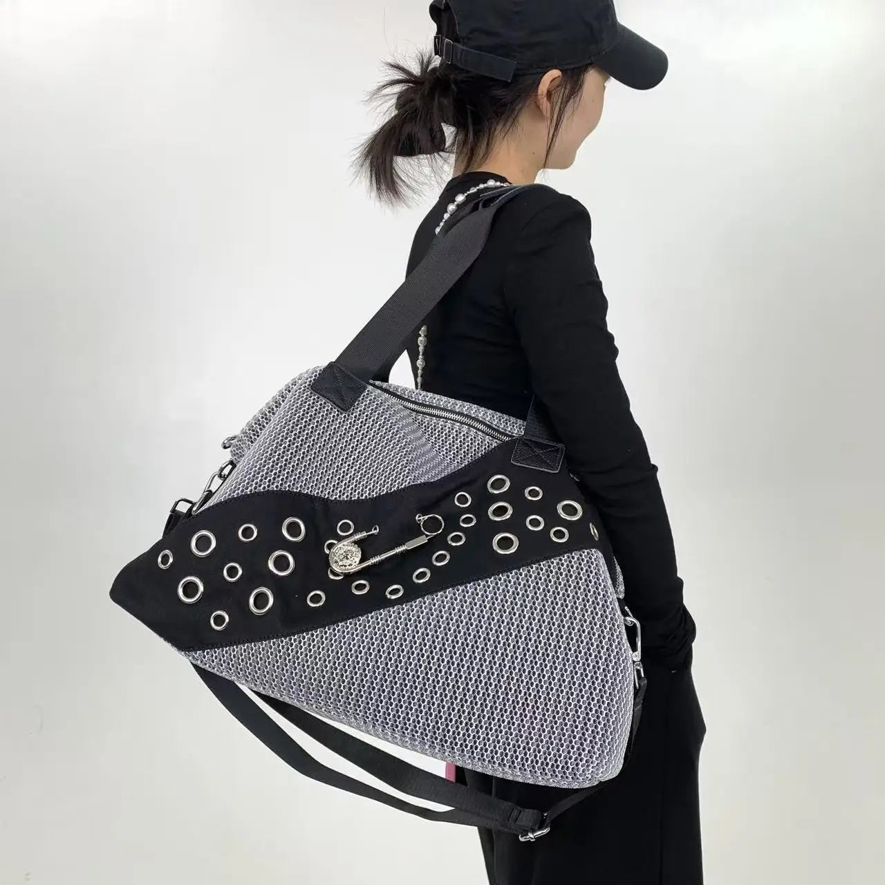 Y2K Women's Street Personalized Millennium Spicy Girl Tote Bag with Pin Splicing Large Capacity Single Shoulder Crossbody Bag